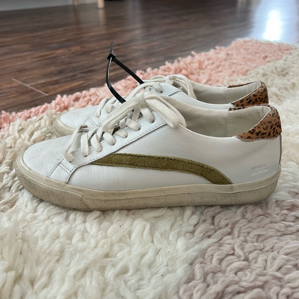 Madewell Women’s sneakers size 8.5 with green side stripe and leopard calf hair